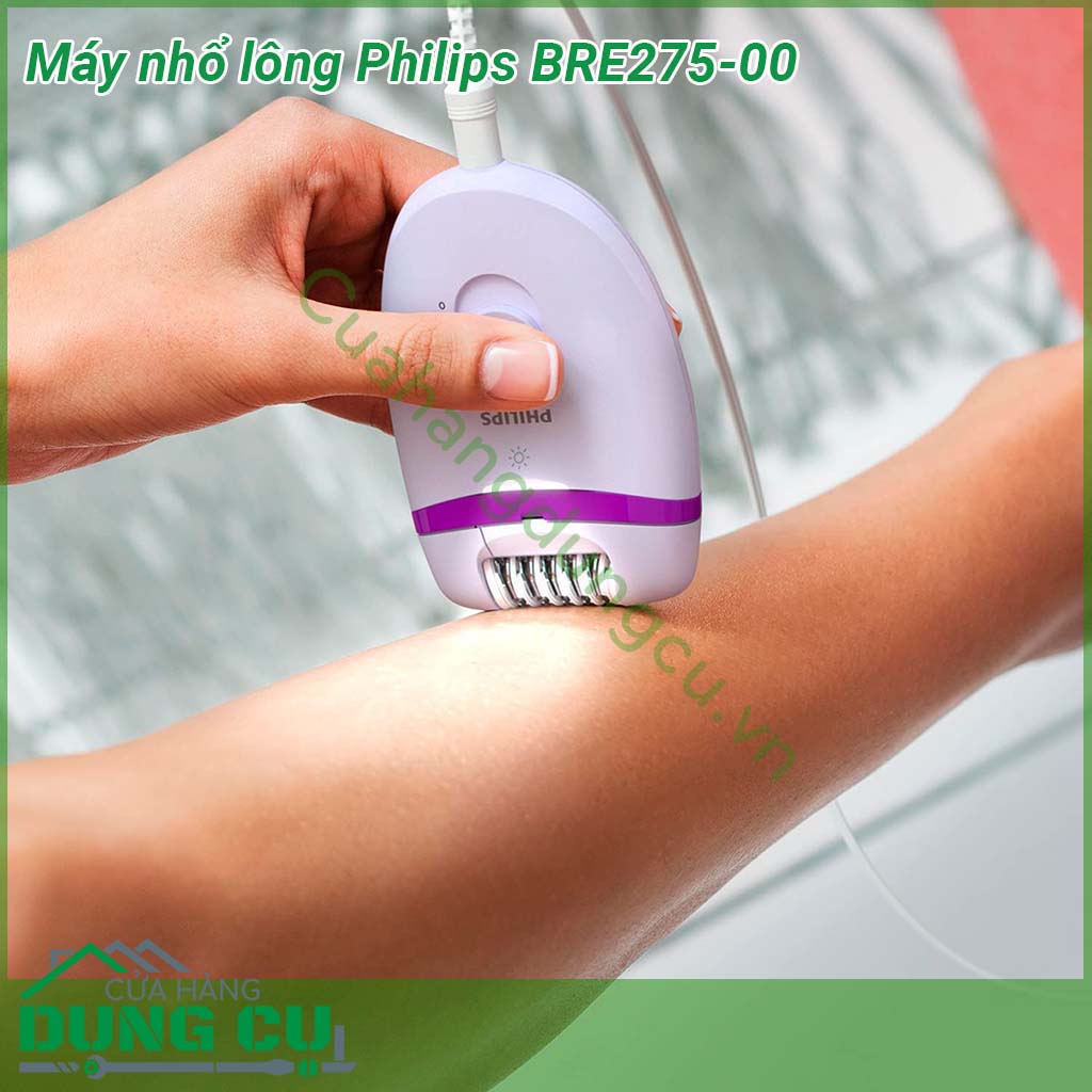 Máy nhổ lông đa năng Philips BRE275-00 được thiết kế đặc biệt chính xác có thể cạo đến những sợi lông ngắn nhất (0 5mm) Máy có hình dáng lượn tròn nằm vừa trong tầm tay bạn giúp làm sạch lông thoải mái